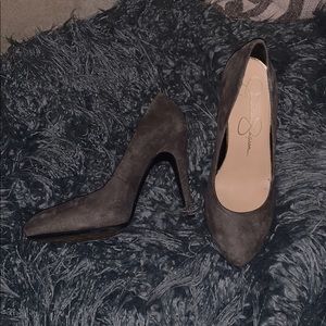 Super fun grey / taupe heels!!!